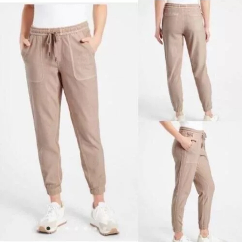 🏷️ ATHLETA Farallon Jogger  Mocha Latte Brown Size 26